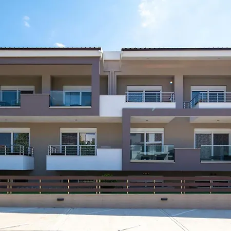 Sithonia Suites 4 Beds Apartment *