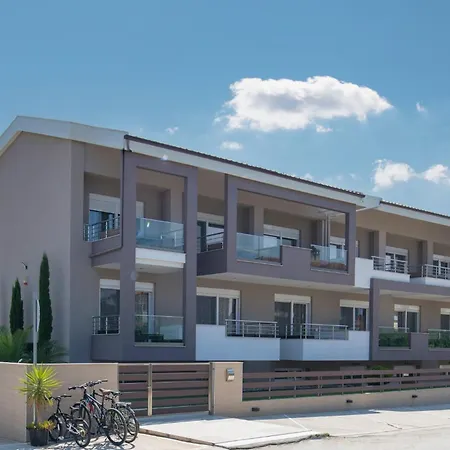 Sithonia Suites 4 Beds * Nikiti (Sithonia)
