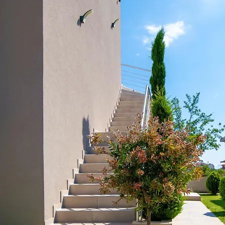 Sithonia 4 Beds Appartement